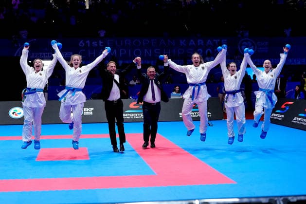 Karate, EM in Frankfurt, Kumite, Frauen, Team Deutschland gewinnt das Finale gegen Frankreich