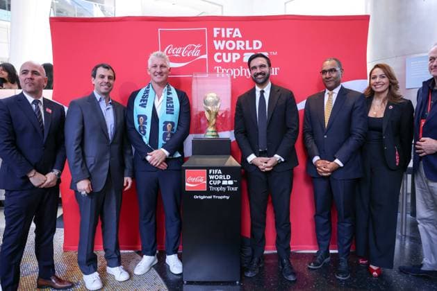Fußball WM, FIFA Trophy Tour mit Bastian Schweinsteiger in New York