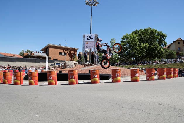 Motorsport, Motorad, Motocross, Toni Bou Rekordversuch in Barcelona