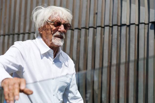 Ex-Formel 1 Chef Bernie Ecclestone am Flughafen in Portugal wegen Waffenbistzes festgenommen - Archivbilder