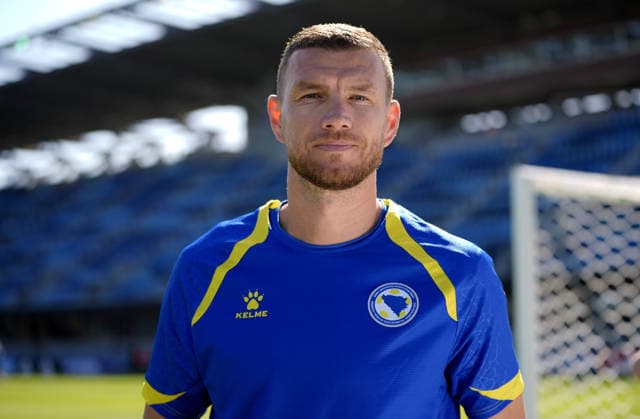 Fußball, Edin Dzeko tritt aus der bosnischen Nationalmannschaft zurück, Archivbilder