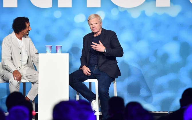 Fußball, Oliver Kahn während eines Vortrags in Offenbach