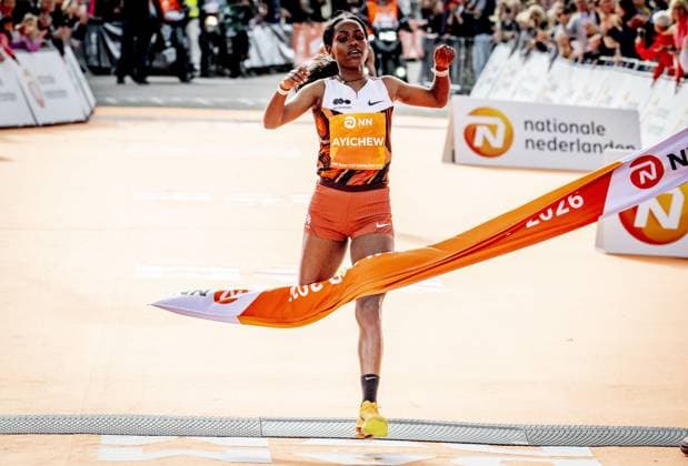 Leichtathletik, NN Dam tot Damloop Run von Amsterdam nach Zaandam