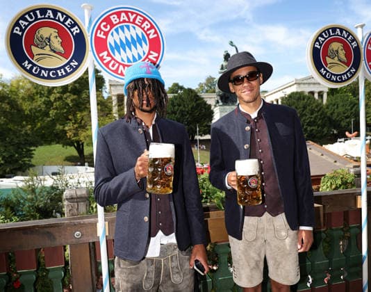 Fußball, FC Bayern München zu Besuch auf dem Oktoberfest