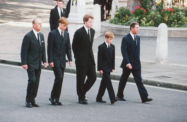 Charles Spencer, Bruder von Prinzessin Diana, erhebt schwere Vorwürfe gegen König Charles III - Archivbilder