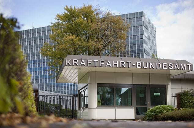 Bundestag beschließt Einführung des Verkehrs-Zentralregisters, 70. Jahrestag am 11. Oktober