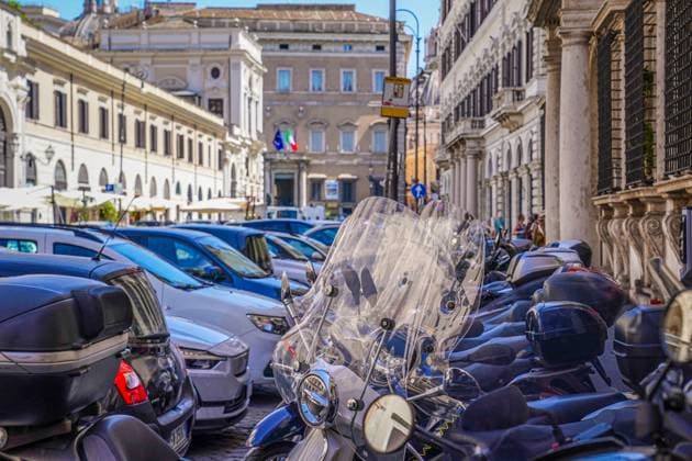 Italien verzichtet wegen hoher Spritpreise ein Jahr lang weitgehend auf Kfz-Steuer, Archivbilder