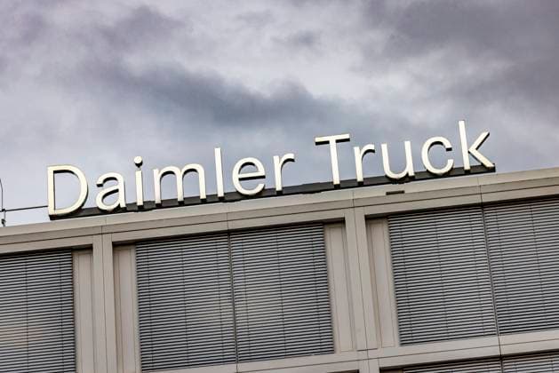 Daimler Truck, Gewinn um 80 Prozent eingebrochen, Archivbilder