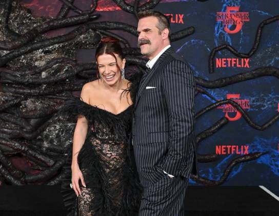 Stranger Things Staffelpremiere in Hollywood - Millie Bobby Brown und David Harbour