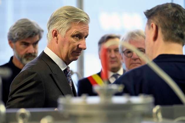 König Philippe von Belgien besucht Materia Nova Forschungszentrum in Mons