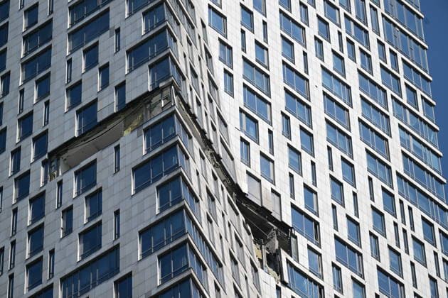 Ukraine-Krieg, Schäden durch ukrainischen Drohnenangriff an Wohnhaus in Moskau