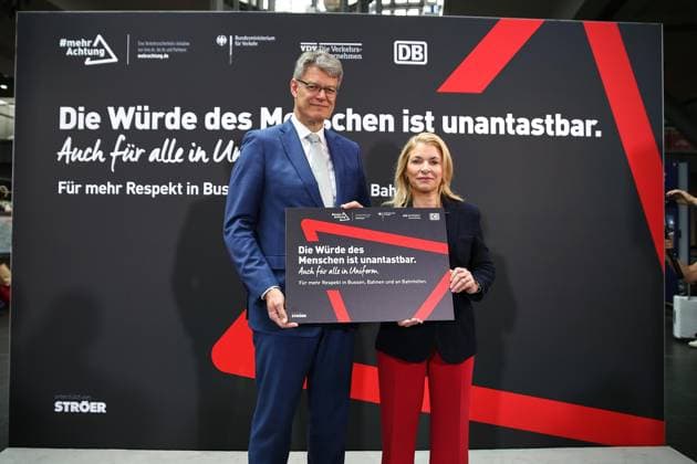 Berlin, Verkehrsministerium und Bahn stellen Respekt-Kampagne im Hauptbahnhof vor
