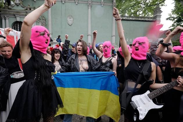 Italien, Pussy Riot und Femen Protest vor russischem Pavillon bei der Biennale in Venedig