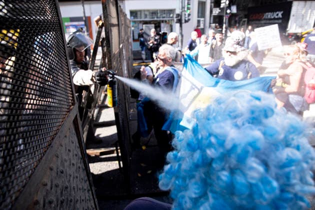 Argentinien, Proteste gegen die Rentenpolitik in Buenos Aires