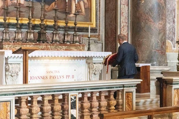 Vatikan, Donald Tusk besucht Grab von Papst Johannes Paul II