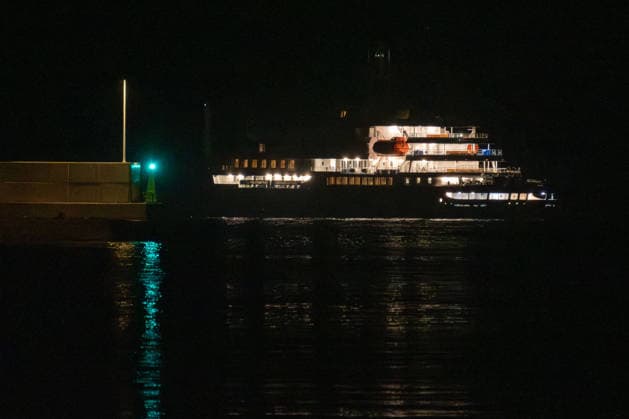 Hantavirus-Ausbruch, Kreuzfahrtschiff Hondius im Hafen von Granadilla in Teneriffa