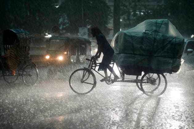 Bangladesch, Schwerer Regen in Dhaka