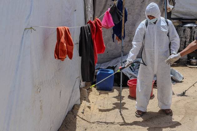 Nahostkonflikt, Gaza, Mückenbekämpfungskampagne am Sheikh-Radwan-Teich in Gaza-Stadt
