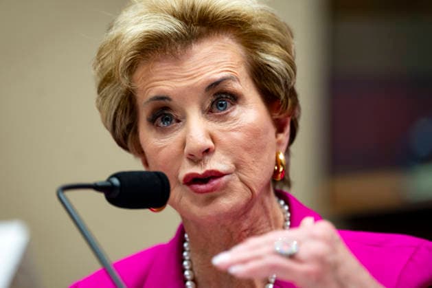 USA, Bildungsministerin Linda McMahon bei Anhörung im Repräsentantenhaus in Washington