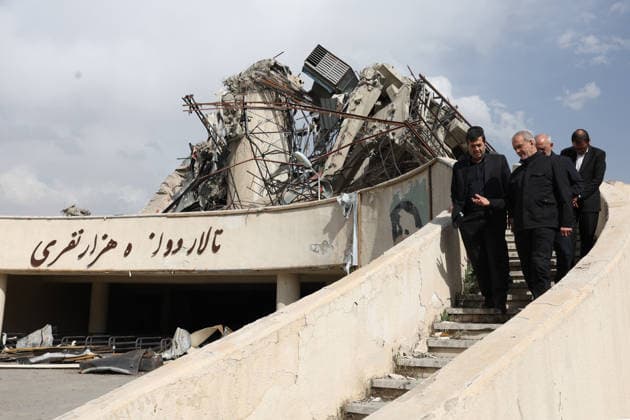 Krieg in Nahost, Massud Peseschkian besichtigt Schäden in Teheran