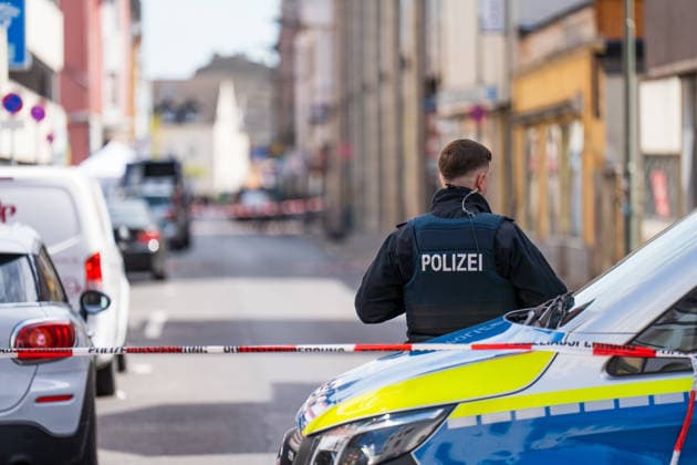 Hessen, Polizei untersucht mögliches Tötungsdelikt in Höchst, Frankfurt am Main