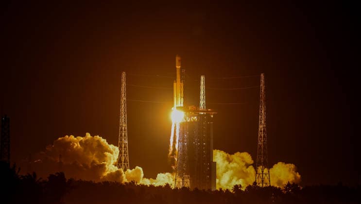 China, Long March-8 startet mit Spacesail Satellitengruppe in Wenchang