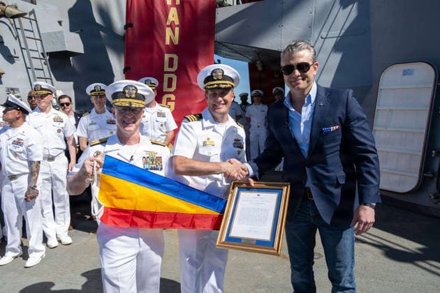 USA, Pete Hegseth besucht USS Gerald R. Ford in Norfolk