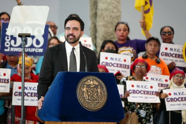 USA, Zohran Mamdani eröffnet städtischen Lebensmittelladen in New York
