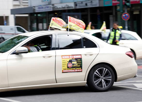 Hessen, Protest von Taxifahrern in Frankfurt am Main