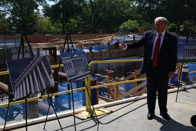 USA, Donald Trump auf der Baustelle am Weißen Haus in Washington DC