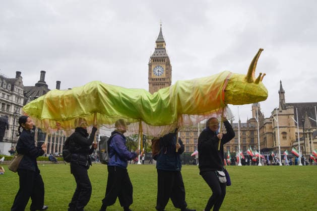 Großbritannien, Protest für die Wiederherstellung uralter Wälder in London