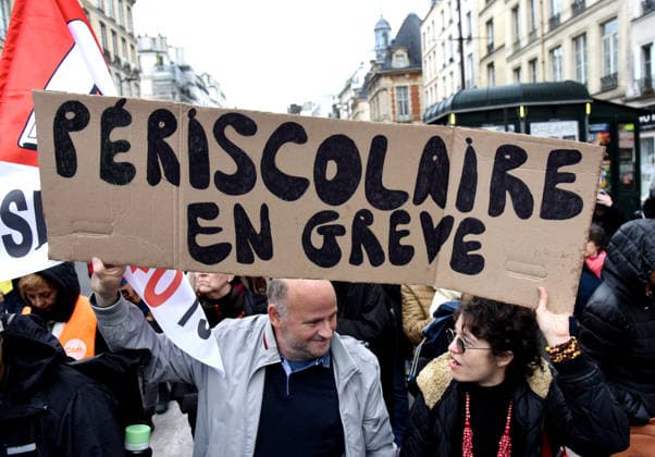 Frankreich, Streik von Betreuungspersonal gegen sexualisierte Gewalt in Paris