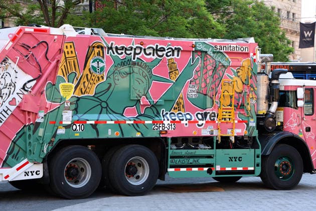 USA, Trucks of Art 2026: Künstler gestalten Müllwagen in New York