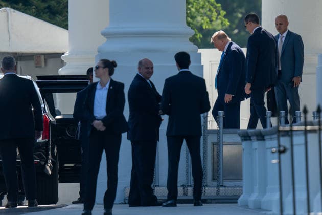 USA, Donald Trump verlässt das Weiße Haus in Washington DC