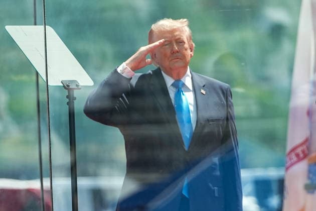 USA, Donald Trump bei der Abschlussfeier der United States Coast Guard Academy in New London, Connecticut