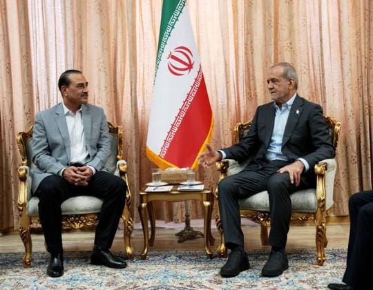 Iran, Präsident Massud Peseschkian trifft Asim Munir in Teheran