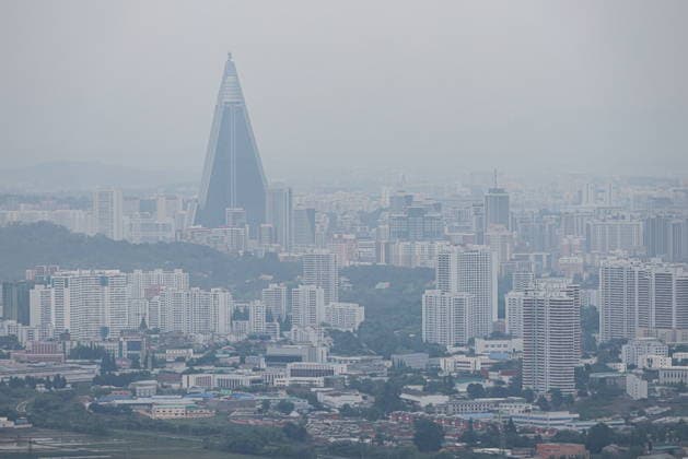 Nordkorea, Pjöngjang im Nebel