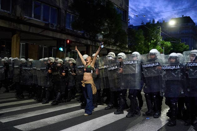 Serbien, Proteste gegen die Regierung und Ausschreitungen in Belgrad