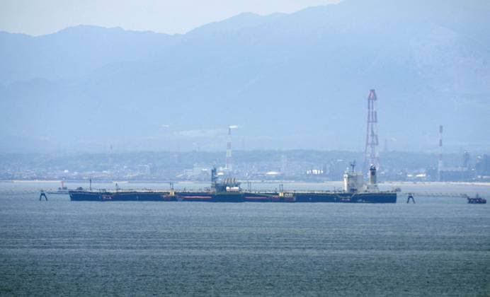 Japan, Erster Öltanker seit dem Iran-Krieg erreicht Küste von Chita