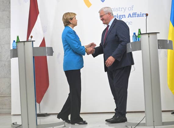Ukraine, Außenministerin der Republik Lettland Baiba Braze zu Gesprächen in Kiew