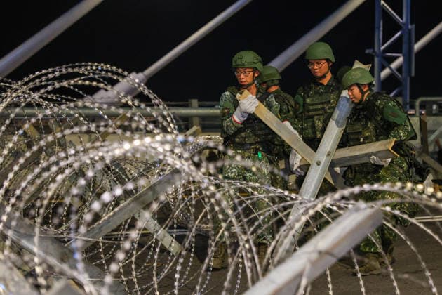 Taiwan, Militärübung Han-Kuang auf der Danjiang-Brücke in Taipeh
