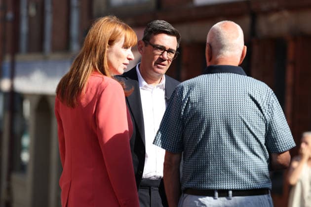 Großbritannien, Andy Burnham besucht Ilkeston