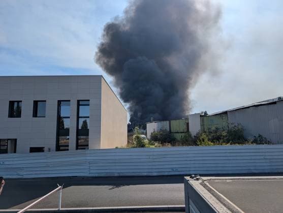 Frankreich. Großbrand in der Nähe des Flughafens Charles de Gaulle in Paris