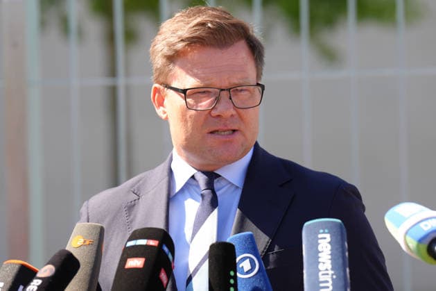 Berlin, Carsten Schneider Pressekonferenz nach Kabinettssitzung