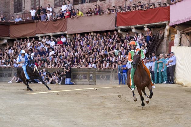 Italien, Traditionelles Pferderennen Palio in Siena