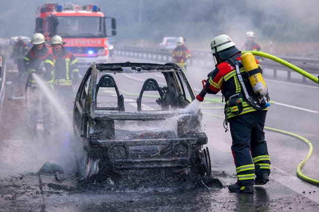 Saarland, Schwerer Autounfall auf der A623 bei Saarbrücken