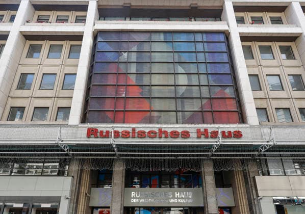Bundesregierung kündigt Vertrag mit Russischem Haus in Berlin, Archivbilder
