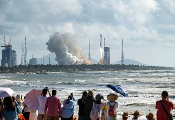 China, Start neuer Internet-Satelliten in Hainan
