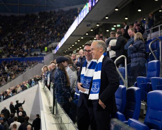 Großbritannien, Mark Carney trifft Premierminister Andy Burnham im Hill Dickinson Stadium in Liverpool
