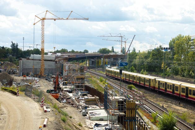 Berlin, Fahrbahnerneuerung der Westendbrücke